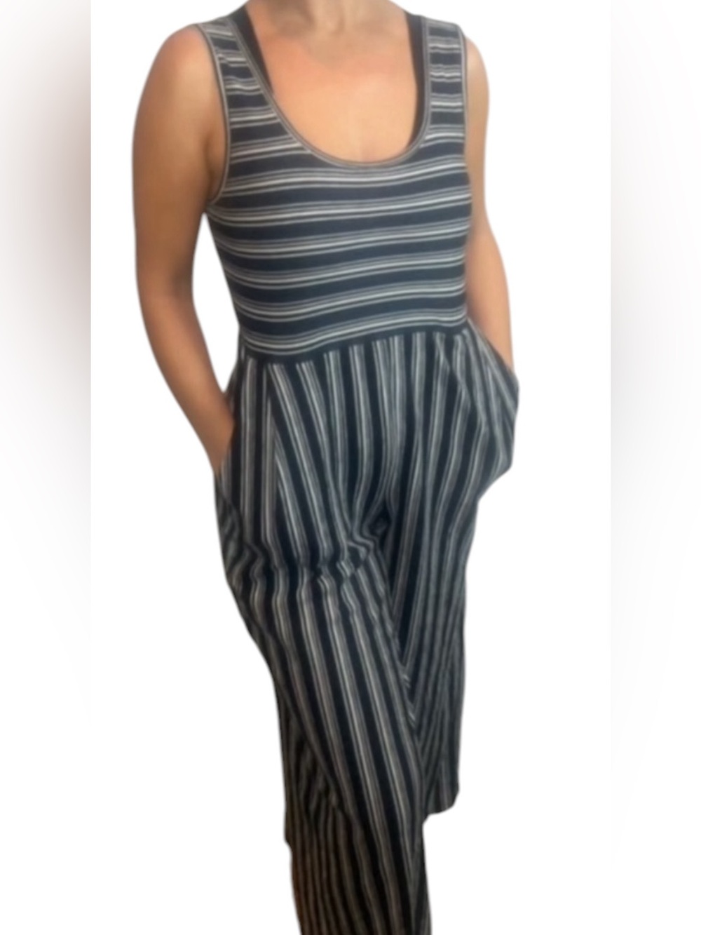 Black and white Striped Sleeveless jumpsuit with pockets. size S